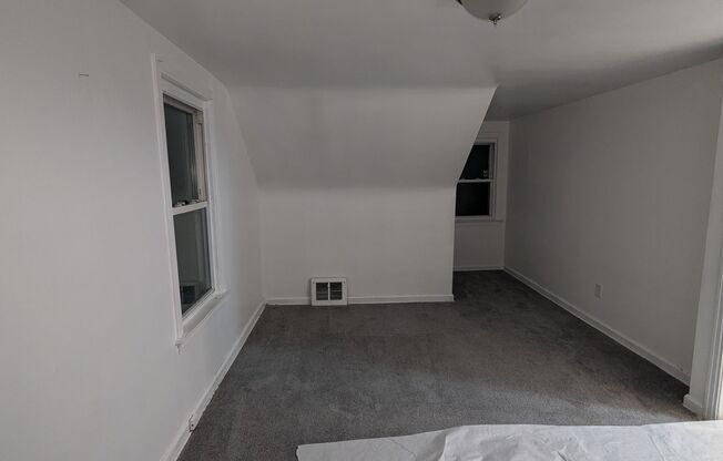 2 beds, 1 bath, $1,000