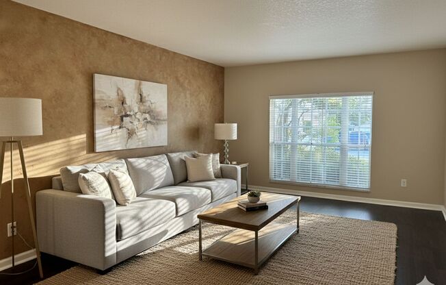 Stunning 4 Bed, 2.5 Bath Home for Rent in Prime Lake Mary Location! $400 off First Month Rent!!!