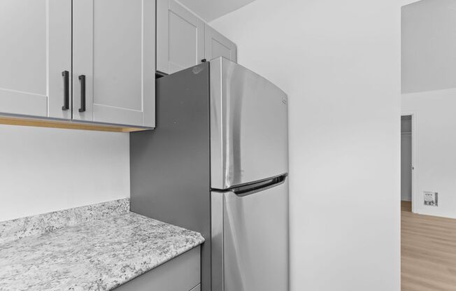 2 beds, 1 bath, 750 sqft, $1,660, Unit 2