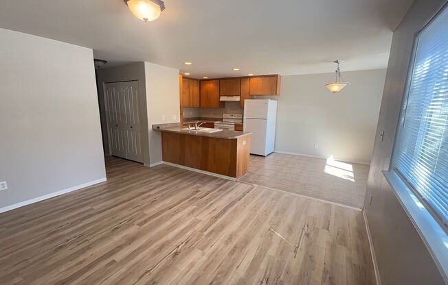 Upstairs Apartment with 2 Bedrooms and 2 Bathrooms
