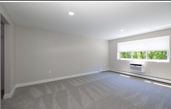 1 bed, 1 bath, 986 sqft, $2,400, Unit 2E
