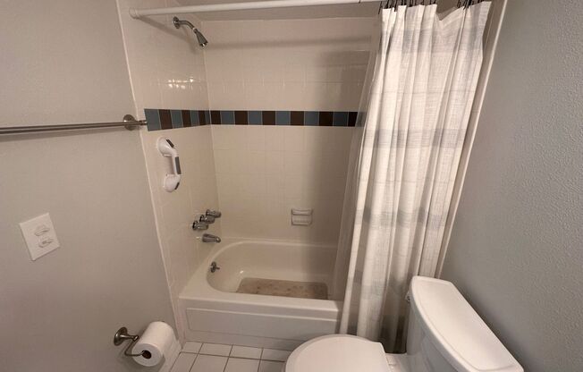 1 bed, 1 bath, $1,450, Unit # 123