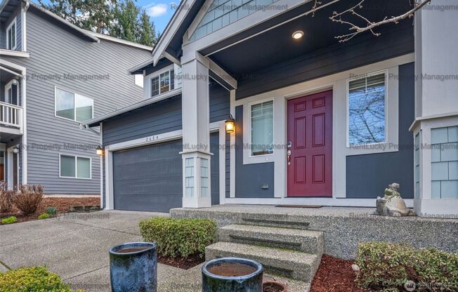 Stunning Like-New Home in Arbor Mist – Prime Location Near Shops & Transit