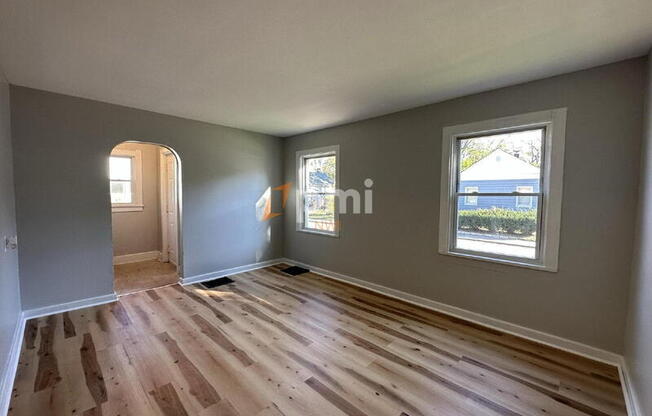 6136 6138 RAY AVE
