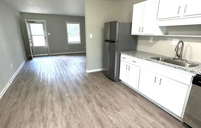 2 beds, 1.5 baths, 815 sqft, $999