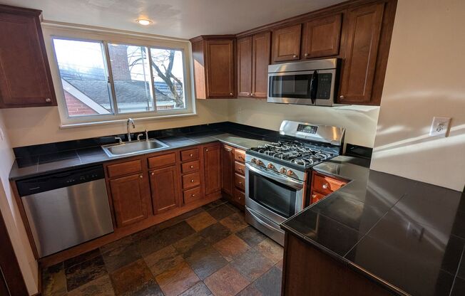 4 Bedroom, 2 Bathroom Single Family Home (Mt. Washington)