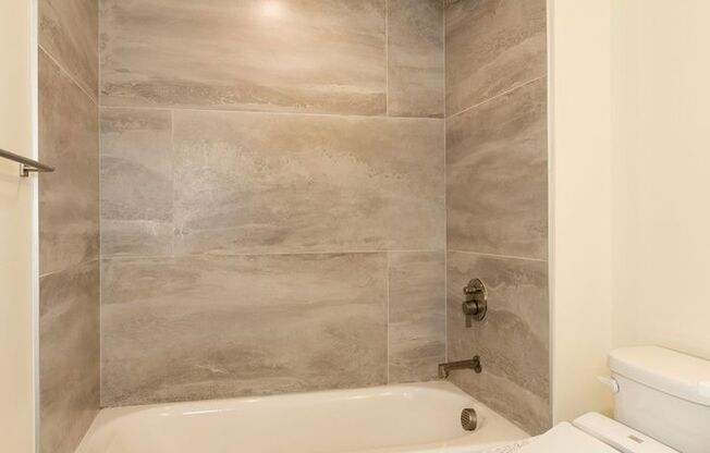 2 beds, 1 bath, 643 sqft, $2,724, Unit 307