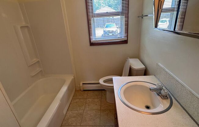 2 beds, 1 bath, 903 sqft, $1,210, Unit E-8