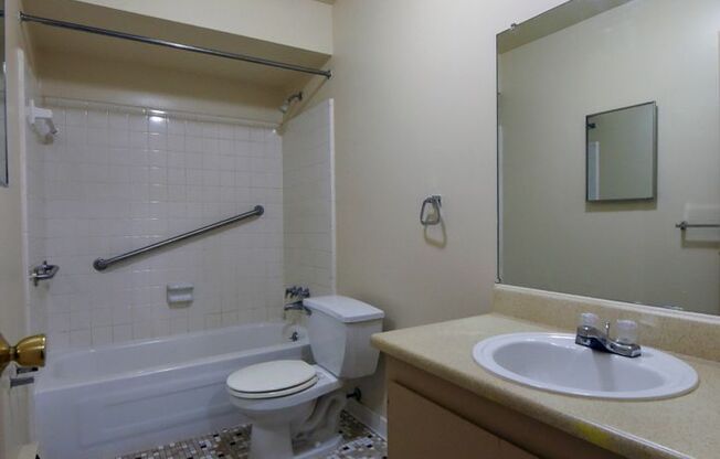 Studio, 1 bath, 600 sqft, $750, Unit 32732-104