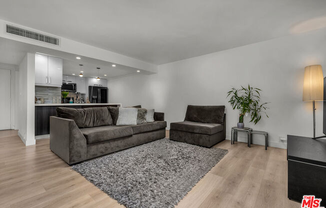 2 beds, 2 baths, 1,352 sqft, $5,100, Unit 1014