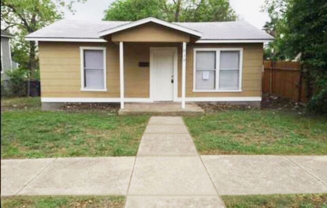 Don't Miss This Relaxing 3BR/1BA Home Near Beautiful Downtown!