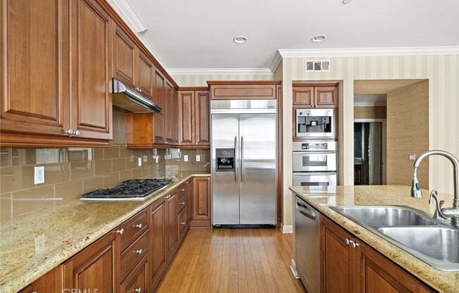 5721 CRES LOS ANGELES CSWY