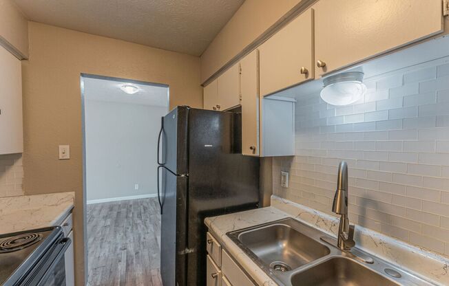 South Crest Apartments: Updated Dallas Apartments in Quiet Area!