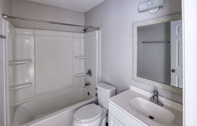 2 beds, 1.5 baths, $950, Unit Cambridge-106