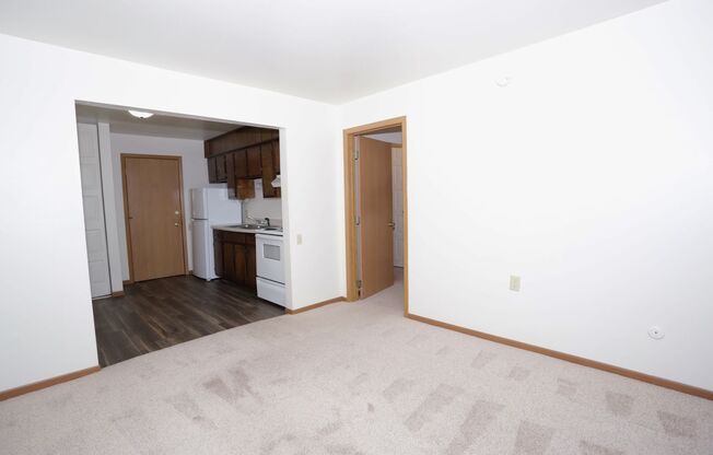 1 bed, 1 bath, $700, Unit 615-8