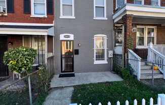 3 beds, 1 bath, $2,500