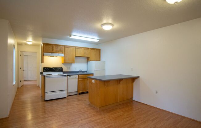 St Johns-Corner 1Bdr w/Dishwasher + Washer/Dryer Ready Now!