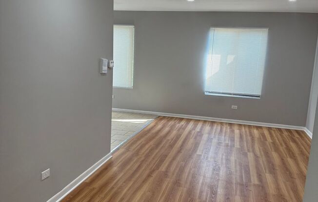 2 beds, 1 bath, $1,500, Unit 801-2D