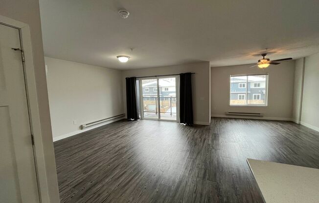 3 beds, 3.5 baths, 2,139 sqft, $2,415, Unit Lime 319