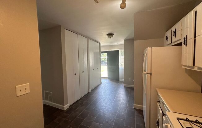 3 beds, 2.5 baths, 1,636 sqft, $1,379, Unit 729