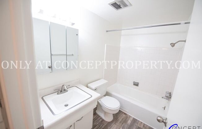2 beds, 1 bath, 700 sqft, $1,349, Unit 27