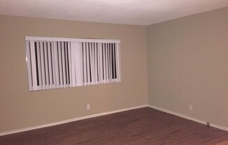 2 beds, 1 bath, $2,595, Unit 12