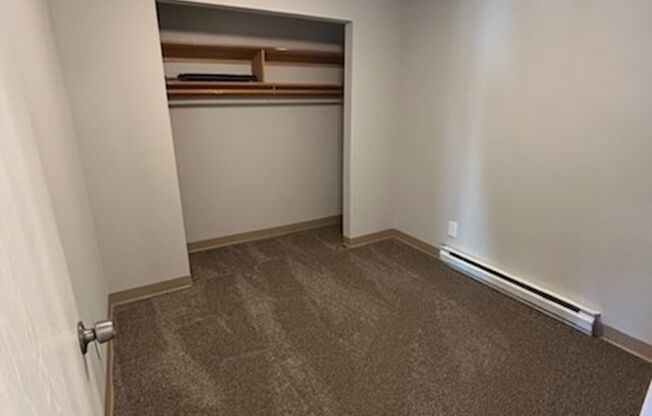 2 beds, 1 bath, 750 sqft, $965, Unit Unit 6262-09