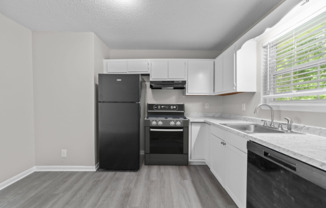 2 beds, 1 bath, 750 sqft, $949