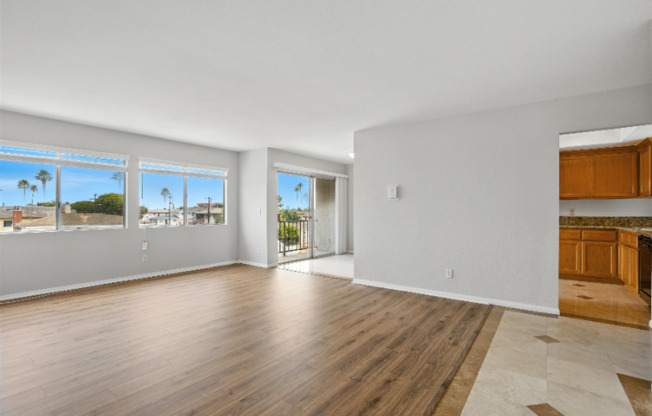 1152 W 24