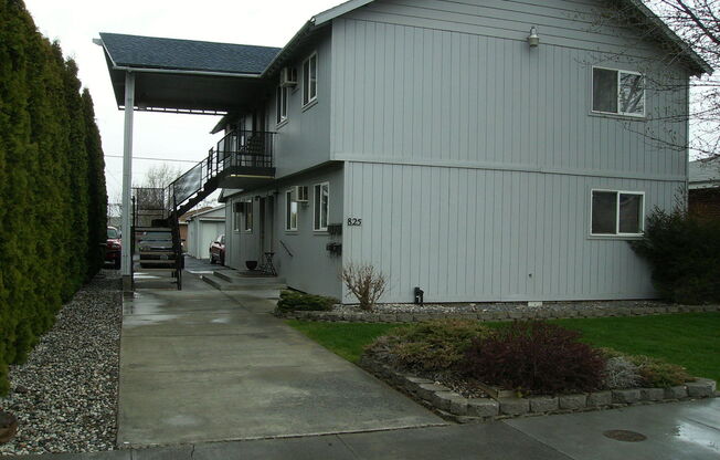 825 W Fourth