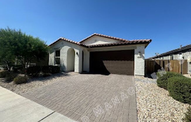 ***MOVE IN SPECIAL***Available for Immediate Move-In! Spacious 3-Bedroom + Den with Extra-Large Closet – Goodyear Gem!