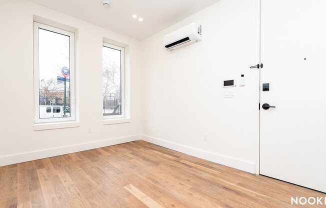 43 KINGSTON AVE
