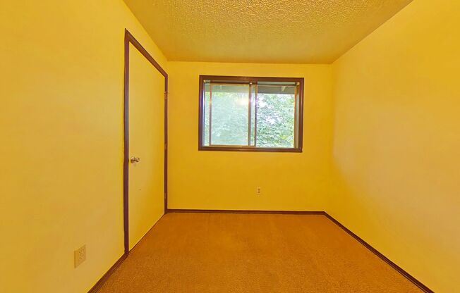 2 Bedroom 4-Plex ~ South Corvallis ~ Small Pet Friendly