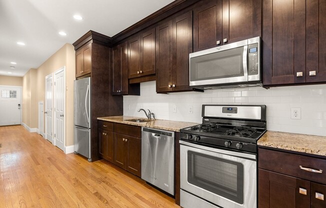 215 I ST