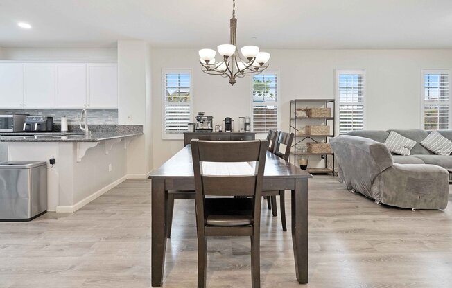 1224 LOS OLIVOS