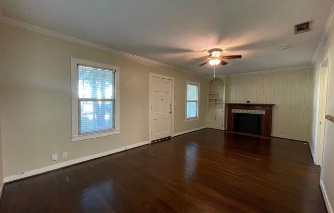 AVAILABLE NOW - 2 Bedroom 2 Bath Home in Fort Worth's Cultural District