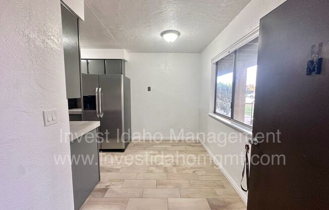 2 beds, 1 bath, 750 sqft, $1,150, Unit M