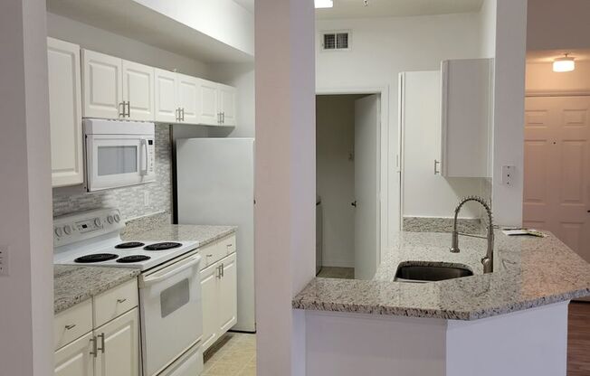 2 beds, 2 baths, 1,159 sqft, $1,600, Unit 6-109