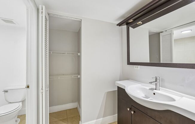 1 bed, 1.5 baths, 866 sqft, $1,900, Unit L- 504