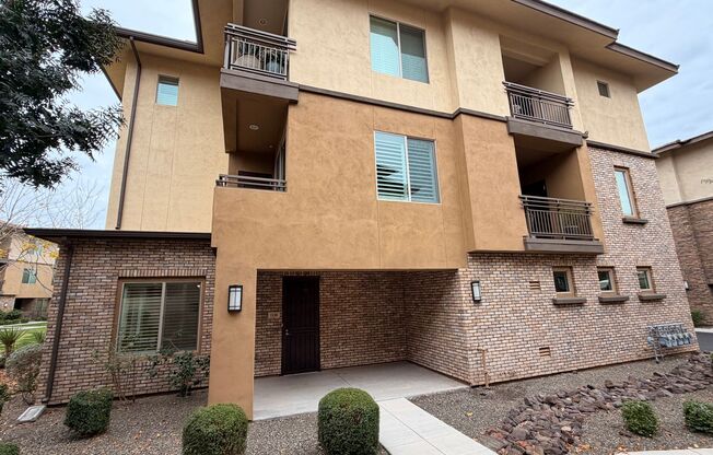 Ground Level 2/2 Condo, *Gated N. Scottsdale* Community w/2 Car Garage
