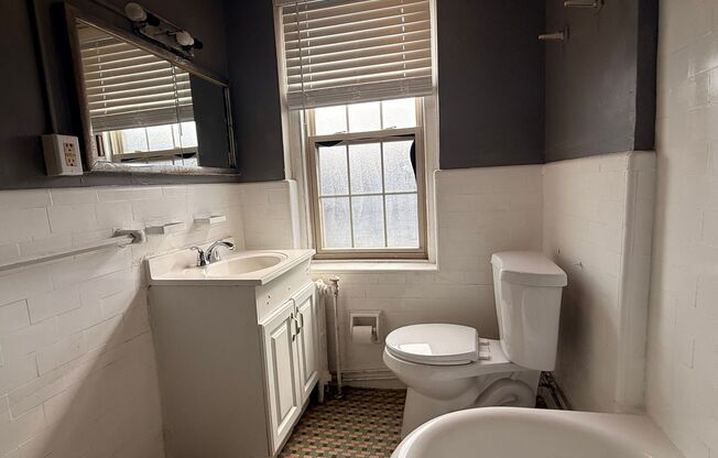 1 bed, 1 bath, $1,050, Unit 305