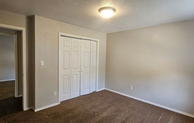 2 beds, 1 bath, 700 sqft, $795, Unit 30306