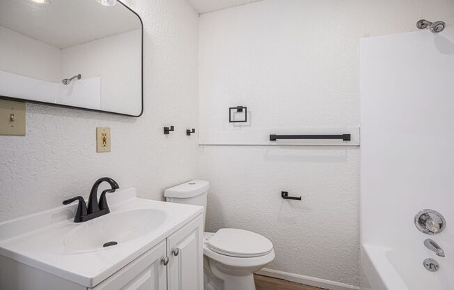 1 bed, 1 bath, 407 sqft, $850, Unit 6924 Unit #03