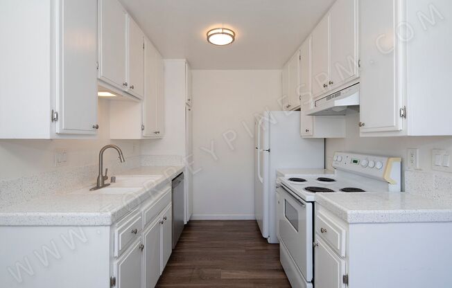 *OPEN HOUSE: 5/10 12:30-1:30PM* North Park 1BR with Air Conditioning!