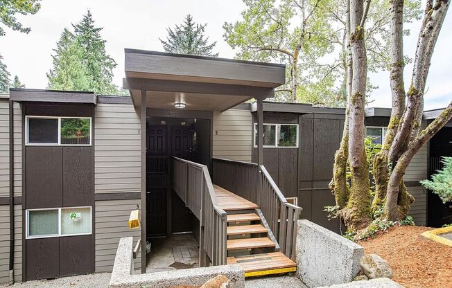 Stunning Views overlooking Oregon City- 1 Bedroom/1Bath