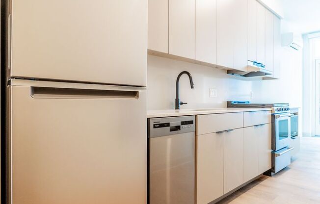 1 bed, 1 bath, 389 sqft, $2,550, Unit 208