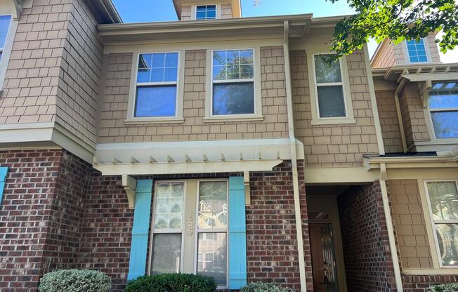 155 PT COMFORT LN
