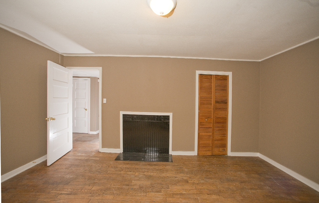 3 beds, 1 bath, $1,195