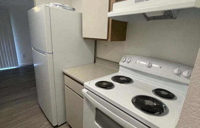 2 beds, 1 bath, 902 sqft, $1,150, Unit H - 085*