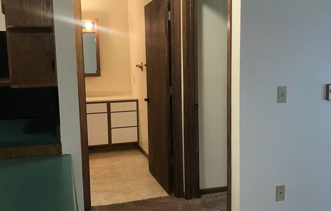 1 bed, 1 bath, 643 sqft, $995